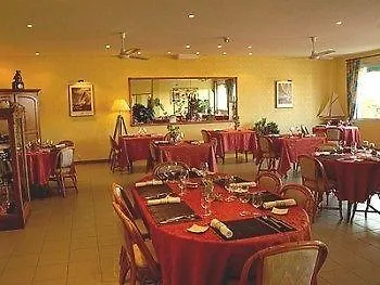 Logis Les Parcs Ξενοδοχείο Talmont-Saint-Hilaire