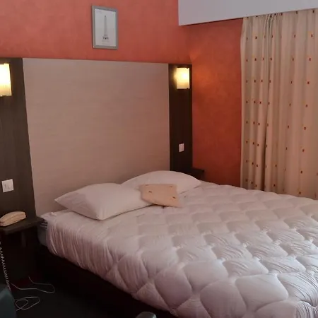 Hotel Logis Les Parcs