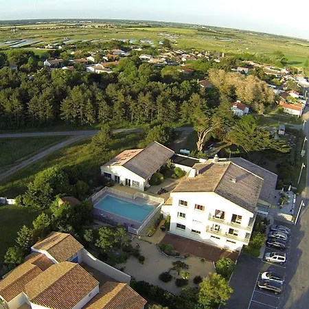 Logis Les Parcs Ξενοδοχείο Talmont-Saint-Hilaire